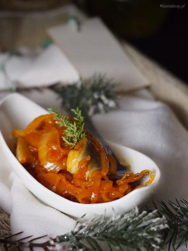 Zdjęcie - Śledzie w miodowej cebuli / Herring with honeyed onion - Przepisy kulinarne ze zdjęciami