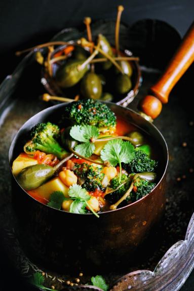 Zdjęcie - Obłędnie pyszny gulasz warzywny - Przepisy kulinarne ze zdjęciami