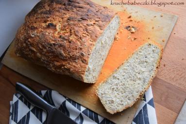 Zdjęcie - Chleb pszenny, drożdżowy pieczony w naczyniu żaroodpornym - Przepisy kulinarne ze zdjęciami