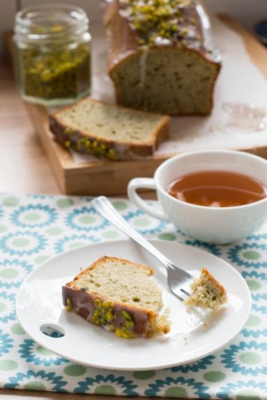 Zdjęcie - Jogurtowa babka z zieloną herbatą „matcha” - Przepisy kulinarne ze zdjęciami
