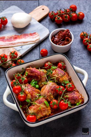 Zdjęcie - Roladki z podudzi kurczaka nadziewane mozzarellą i pomidorami suszonymi - Przepisy kulinarne ze zdjęciami