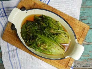 Zdjęcie - Duszona rzymska sałata - Przepisy kulinarne ze zdjęciami