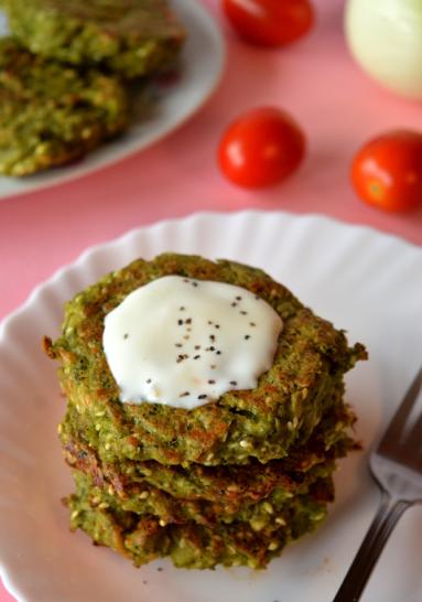 Zdjęcie - Zielone kotlety  brokułowo-cebulowe - Przepisy kulinarne ze zdjęciami