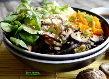 Zdjęcie - Bibimbap - kolorowa miska ryżu - Przepisy kulinarne ze zdjęciami