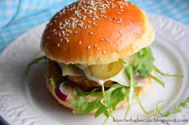 Zdjęcie - Domowe burgery - Przepisy kulinarne ze zdjęciami