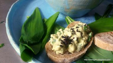 Zdjęcie - Lekka pasta z jajek i czosnku niedźwiedziego - Przepisy kulinarne ze zdjęciami