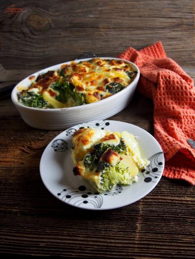 Zdjęcie - Zapiekanka z brokułami i serem korycińskim - Przepisy kulinarne ze zdjęciami