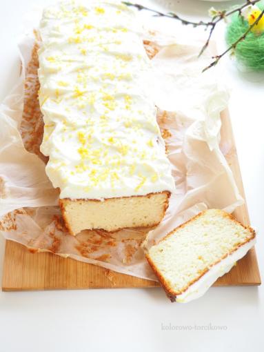 Zdjęcie - Cytrynowe ciasto jogurtowe ( łatwe ) - Przepisy kulinarne ze zdjęciami
