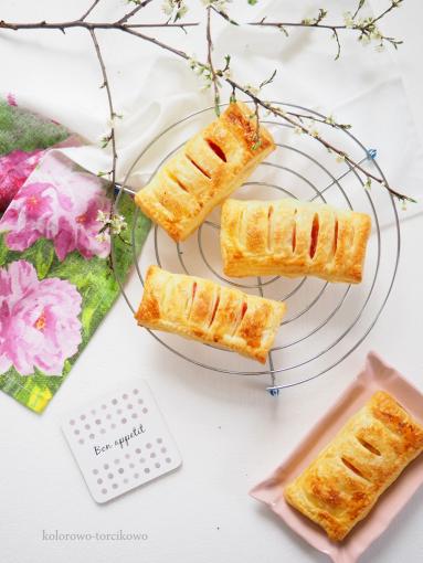 Zdjęcie - Francuskie ciastka z budyniem i dżemem - Przepisy kulinarne ze zdjęciami