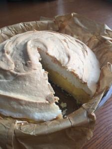 Zdjęcie - Ciasto z kremem cytrynowym i bezą - Przepisy kulinarne ze zdjęciami