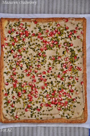 Zdjęcie - Mazurek chałwowy z pistacjami  i granatem - Przepisy kulinarne ze zdjęciami