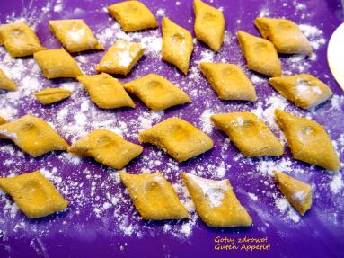 Zdjęcie - Kluski marchewkowe z pietruszkowym masełkiem - Przepisy kulinarne ze zdjęciami