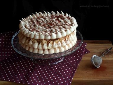 Zdjęcie - Mrożony tort tiramisu na rozpoczęcie wiosny - Przepisy kulinarne ze zdjęciami