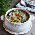 Zdjęcie - Zupa z cukinii i białej fasoli - Przepisy kulinarne ze zdjęciami