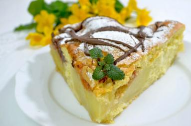 Zdjęcie - Ciasto biszkoptowe z jabłkami i marmoladą - Smakowite Dania - Przepisy kulinarne ze zdjęciami