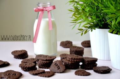 Zdjęcie - Proste ciasteczka czekoladowe - Przepisy kulinarne ze zdjęciami
