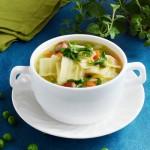 Zdjęcie - Zupa z zielonym groszkiem i łazankami - Przepisy kulinarne ze zdjęciami