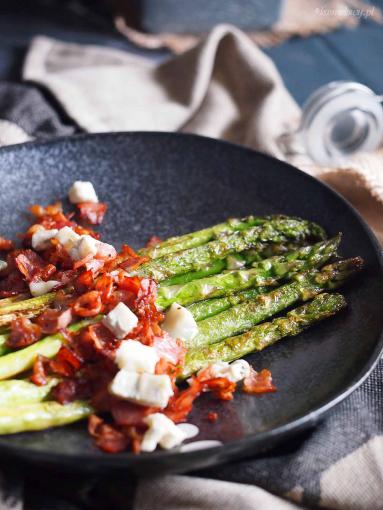 Zdjęcie - Szparagi z boczkiem i gorgonzolą / Bacon gorgonzola asparagus - Przepisy kulinarne ze zdjęciami