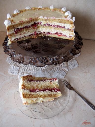 Zdjęcie - Tort rafaello z frużeliną truskawkową - Przepisy kulinarne ze zdjęciami