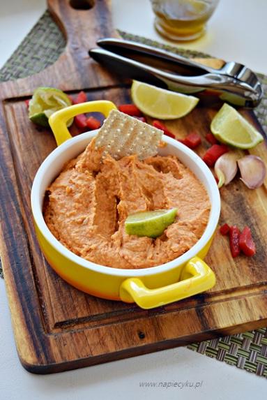 Zdjęcie - Hummus z papryką - Przepisy kulinarne ze zdjęciami