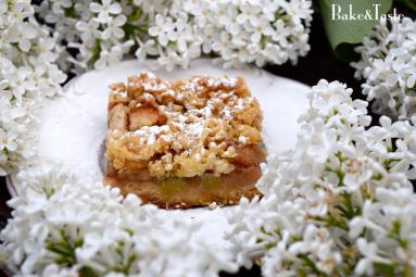 Zdjęcie - Kruche ciasto z rabarbarem i jabłkami - Przepisy kulinarne ze zdjęciami