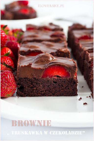 Zdjęcie - Brownie truskawka w czekoladzie - Przepisy kulinarne ze zdjęciami