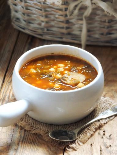 Zdjęcie - zupa fasolowa z ciecierzycą - Przepisy kulinarne ze zdjęciami