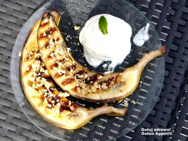 Zdjęcie - Grillowane banany i lody jogurtowe z kardamonem - Przepisy kulinarne ze zdjęciami
