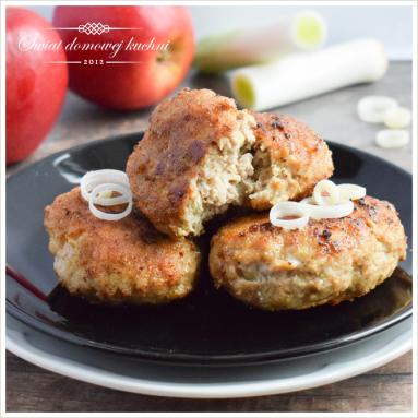 Zdjęcie - Kotlety mielone z jabłkiem i porem - Przepisy kulinarne ze zdjęciami