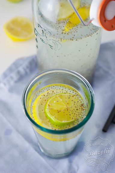 Zdjęcie: Lemoniada chia fresca - naturalny izotonik - kuchniabazylii.pl Zdjęcie - Lemoniada chia fresca - naturalny izotonik - kuchniabazylii.pl - Przepisy kulinarne ze zdjęciami