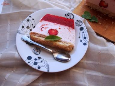Zdjęcie - Jogurtowiec z truskawkami - Przepisy kulinarne ze zdjęciami