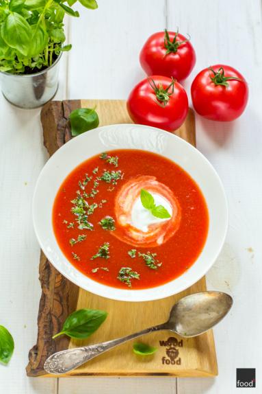 Zdjęcie - Zupa krem z pieczonych pomidorów malinowych - Przepisy kulinarne ze zdjęciami