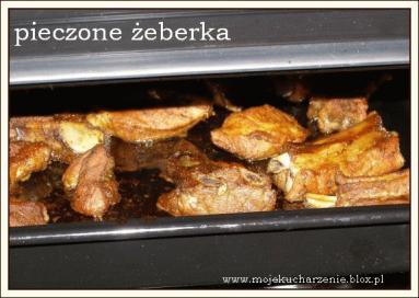 Zdjęcie - Pieczone żeberka w sosie a'la barbecue  - Przepisy kulinarne ze zdjęciami