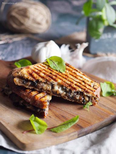 Zdjęcie - Tosty z grzybami i serem / Mushroom grilled cheese - Przepisy kulinarne ze zdjęciami