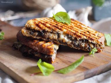 Zdjęcie - Tosty z grzybami i serem / Mushroom grilled cheese - Przepisy kulinarne ze zdjęciami
