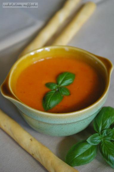 Zdjęcie - Zupa krem z cukinii i pomidorów - Przepisy kulinarne ze zdjęciami