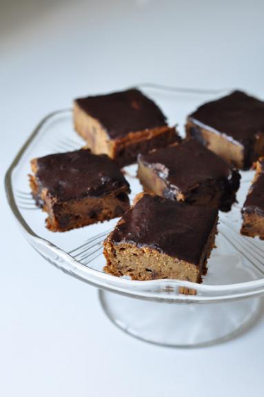 Zdjęcie - Pełnoziarniste ciasto dyniowe z czekoladą i suszonymi wiśniami - Przepisy kulinarne ze zdjęciami
