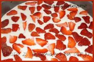 Zdjęcie - superłatwe ciasto truskawkowe - Przepisy kulinarne ze zdjęciami