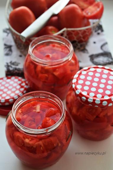Zdjęcie - Pomidory do słoików na zimę - Przepisy kulinarne ze zdjęciami