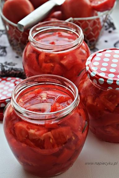 Zdjęcie - Pomidory do słoików na zimę - Przepisy kulinarne ze zdjęciami