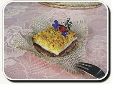 Zdjęcie - Weekendowa Cukiernia #5 - Dymek z pianą i truskawkami - Przepisy kulinarne ze zdjęciami