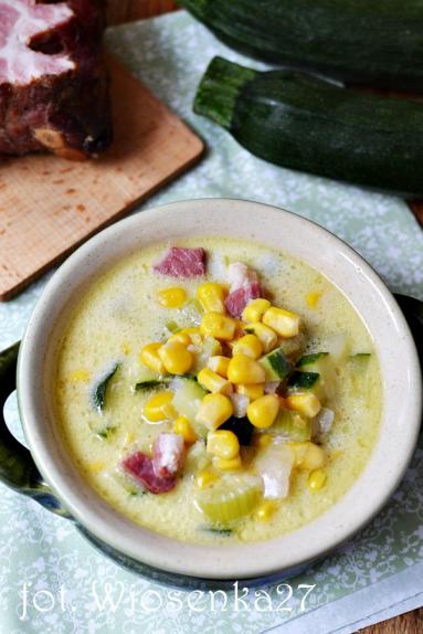 Zdjęcie - Zupa z kukurydzą i cukinią - Przepisy kulinarne ze zdjęciami