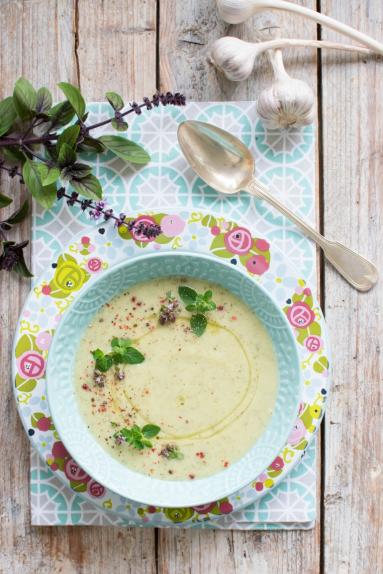 Zdjęcie - Zupa krem z pieczonej cukinii i czosnku - Przepisy kulinarne ze zdjęciami