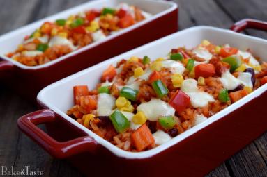 Zdjęcie - Zapiekanka ryżowa z chorizo, kurczakiem i warzywami - Przepisy kulinarne ze zdjęciami