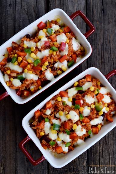 Zdjęcie - Zapiekanka ryżowa z chorizo, kurczakiem i warzywami - Przepisy kulinarne ze zdjęciami