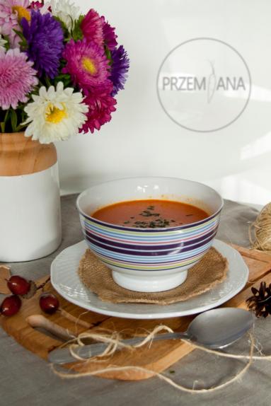 Zdjęcie - Zupa z soczewicy i pieczonej papryki - Przepisy kulinarne ze zdjęciami
