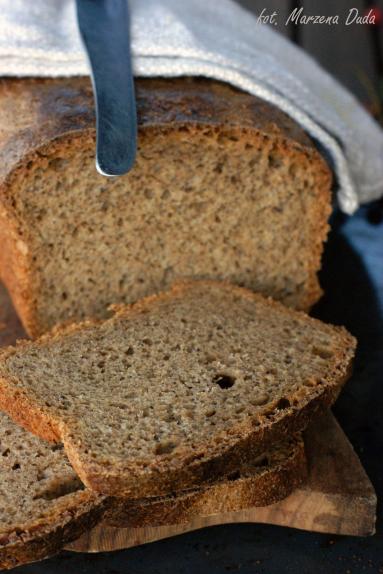 Zdjęcie - Czarny chleb  Hamelmana z dodatkiem czerstwego pieczywa - Przepisy kulinarne ze zdjęciami