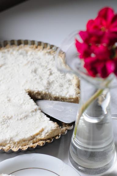 Zdjęcie - Tarta Raffaello na zimno (wegańska) - Przepisy kulinarne ze zdjęciami