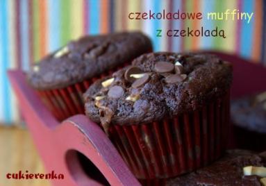 Zdjęcie - Czekoladowe muffiny z czekoladą - co innego na jesienną słotę - Przepisy kulinarne ze zdjęciami