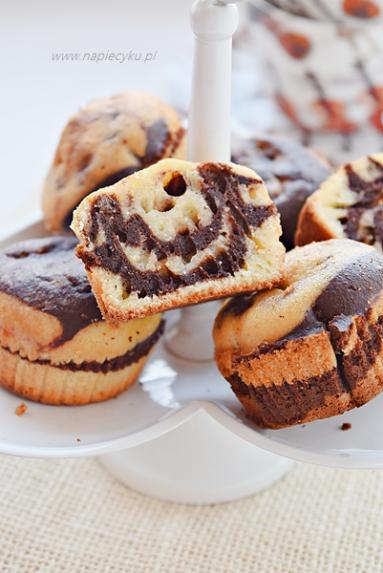 Zdjęcie - Muffiny dwa kolory –  marmurkowe - Przepisy kulinarne ze zdjęciami